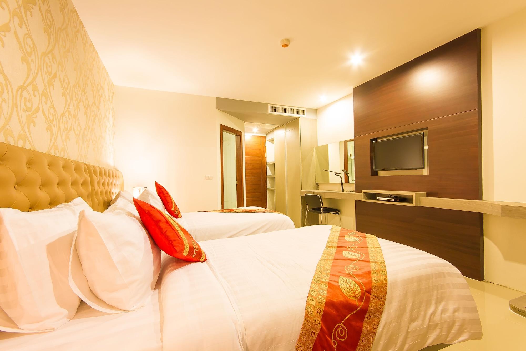 Hemingways Silk Hotel Patong Buitenkant foto