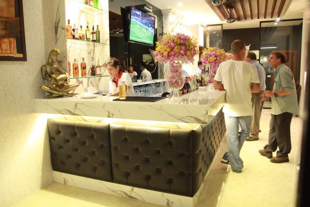 Hemingways Silk Hotel Patong Buitenkant foto