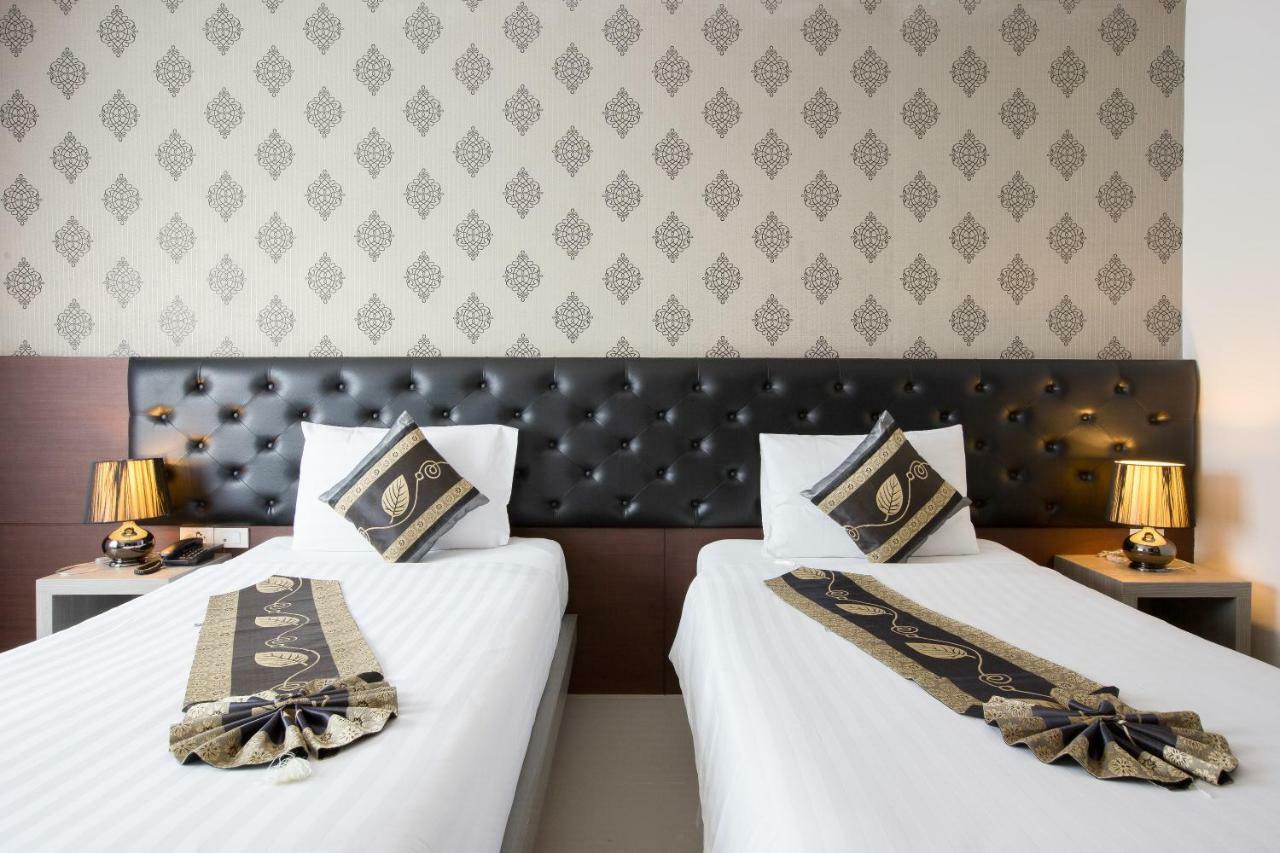 Hemingways Silk Hotel Patong Buitenkant foto