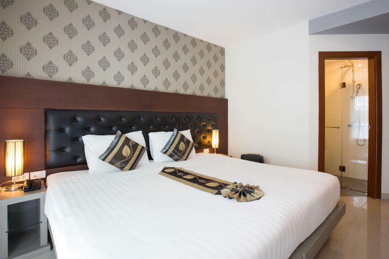 Hemingways Silk Hotel Patong Buitenkant foto