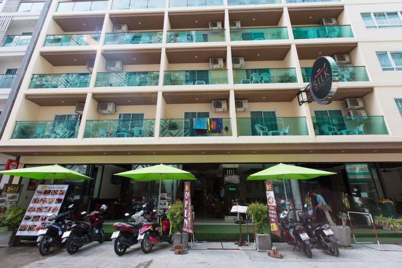 Hemingways Silk Hotel Patong Buitenkant foto