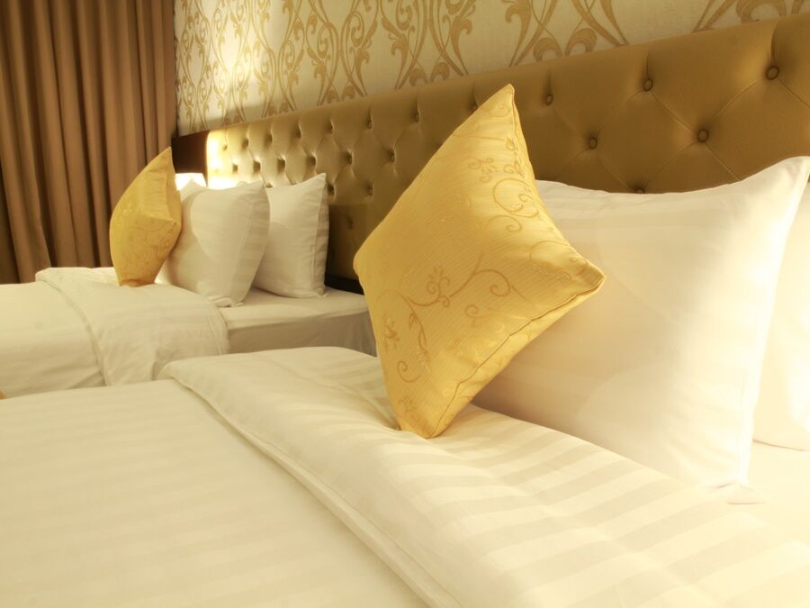 Hemingways Silk Hotel Patong Buitenkant foto