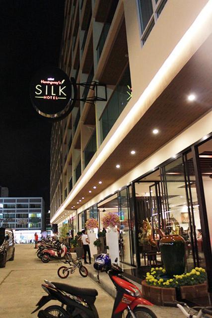 Hemingways Silk Hotel Patong Buitenkant foto
